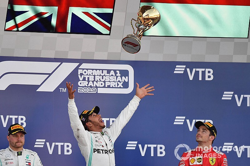 Villeneuve: "Hamilton sadece en iyi araçlarla şampiyon oldu"