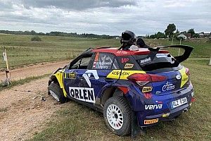 Zala ucieka rywalom, kraksa Wróblewskiego
