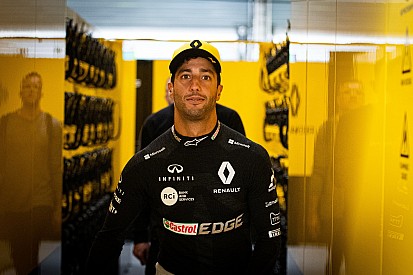 Los Renault y Sainz penalizarán por llevar un motor nuevo