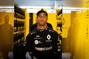 Renault duo, Sainz set for penalties after engine upgrade