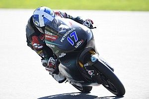 Fenati y 15 pilotos más sancionados; McPhee toma la pole en Moto3