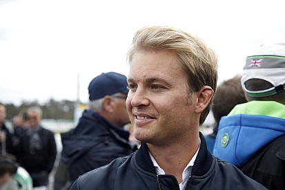 Rosberg: "La F1 deve fare 16 GP per avere una stagione credibile"