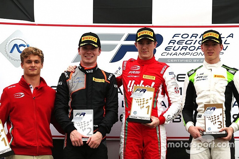 Barcellona, Gara 1: Vesti si impone su Ticktum e Schumacher