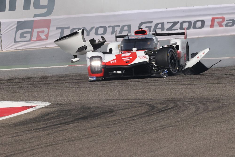 Фото: Авария Toyota на тренировке WEC