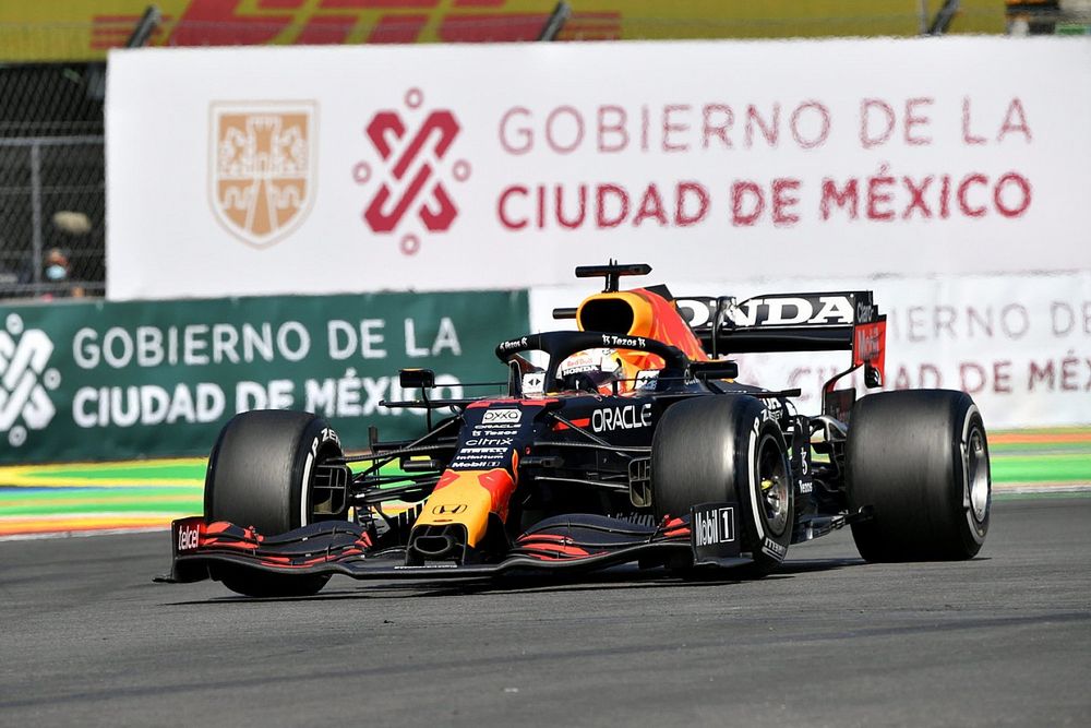 Red Bull Racing i tak by wygrał