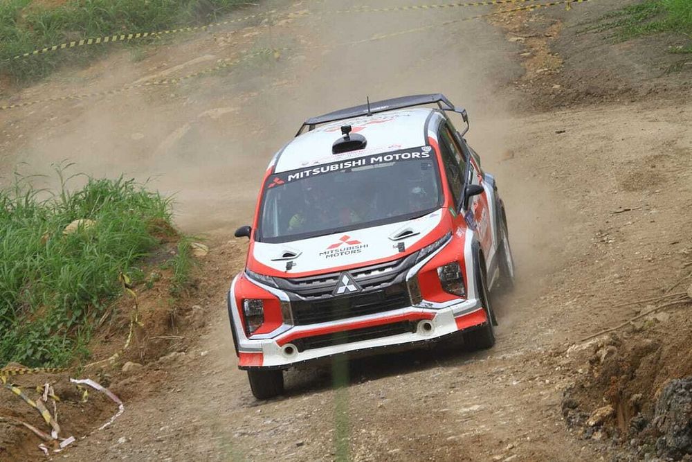 Rifat Sungkar Bawa XRT Juara Umum Sprint Rally 2021
