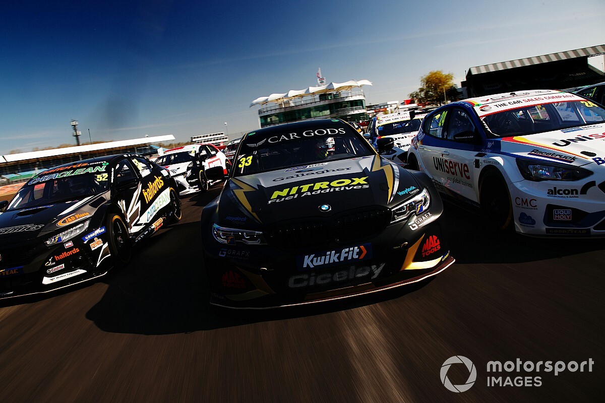 The giantkilling 'dad and lad' operation taking on the BTCC's best