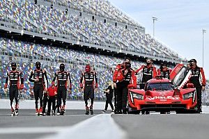 Whelen Cadillac knocked out of R24 contention by gearbox failure