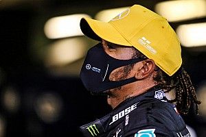 Hamilton wil voor Kerstmis nieuw contract tekenen bij Mercedes
