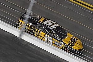 Joe Gibbs Racing, Martin Truex Jr. agree to contract extension