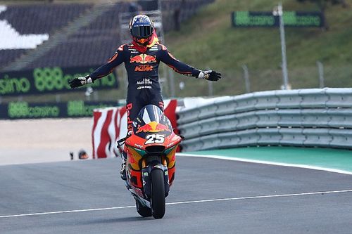 Premier succ&egrave;s pour Fern&aacute;ndez en Moto2, Lowes &agrave; la faute