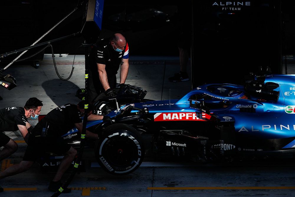 Todas las fotos de Fernando Alonso en los test de F1 2021