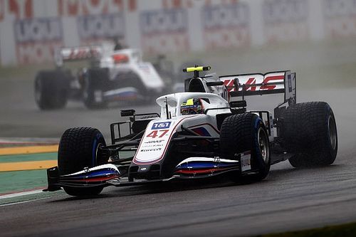 Шумахер разнервничался после аварии в Имоле, инженер успокаивал его по радио