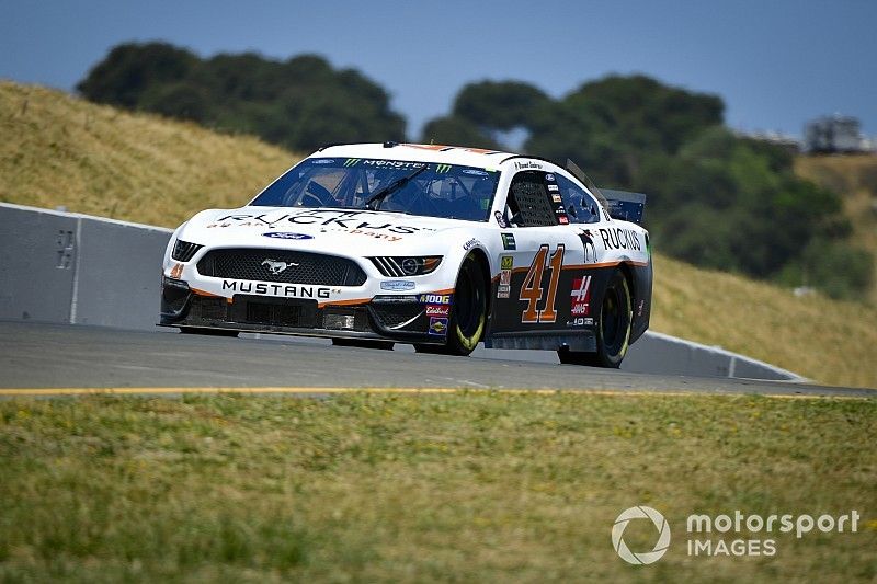 Daniel Suarez, Stewart-Haas Racing, Ford Mustang Ruckus