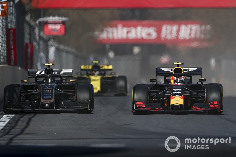 Red Bull подала в суд на спонсоров Haas