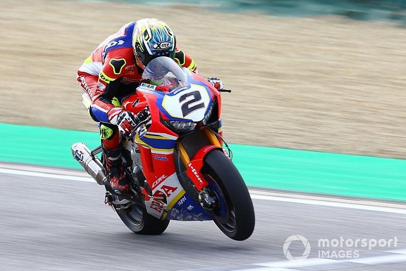 SBK, Camier ancora out, Honda in pista con una sola moto