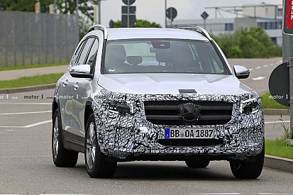 Mercedes почав анонсувати прем’єру кросовера GLB