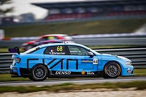 Ehrlacher húzta be a 2. hungaroringi futamot, jól mentek a magyarok
