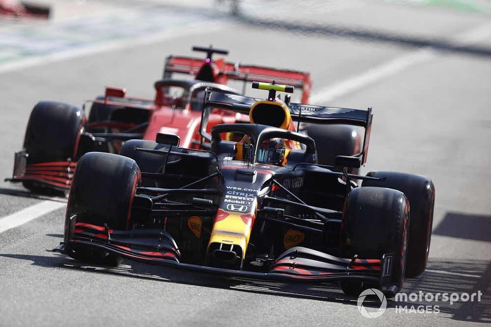 Alex Albon, Red Bull Racing RB16, Sebastian Vettel, Ferrari SF1000