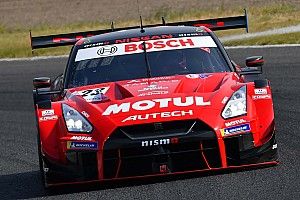 スーパーGT第6戦鈴鹿|決勝順位速報:23号車MOTULがクラス最後尾から逆転勝利!