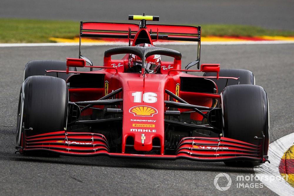 Leclerc: Szomorú látni, hogy ennyire hátul van a Ferrari…