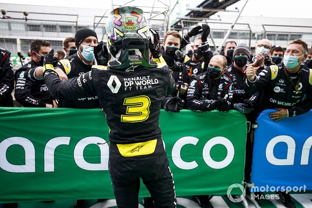 Daniel Ricciardo, Renault F1, 3rd position, celebrates with his team in Parc Ferme