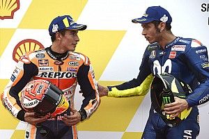 Rossi pede desculpas a Márquez por manobra durante treino