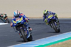 Após ser batido, Rossi vê Suzuki melhor que Yamaha