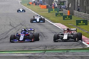 Albon impresses in China after pit lane start