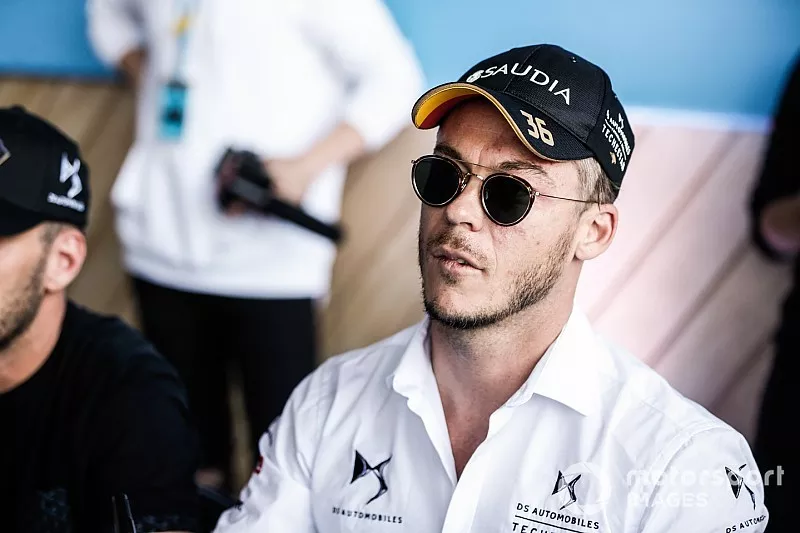 Andre Lotterer, DS TECHEETAH lors de la s&eacute;ance d'autographes