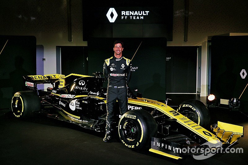 Ricciardo faz estreia com Renault em shakedown em Barcelona