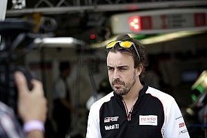 Alonso: "Llegamos con el campeonato más apretado de lo que debería estar"