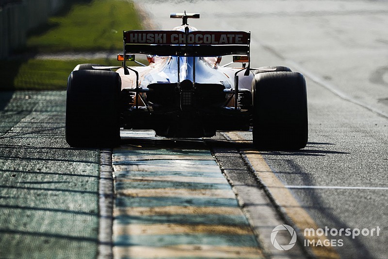 Így megy határon a McLaren újonca: videó