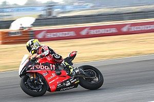 SBK, Aragon, Libere 1: la Ducati Panigale V4 vola e Bautista fa segnare un tempo record
