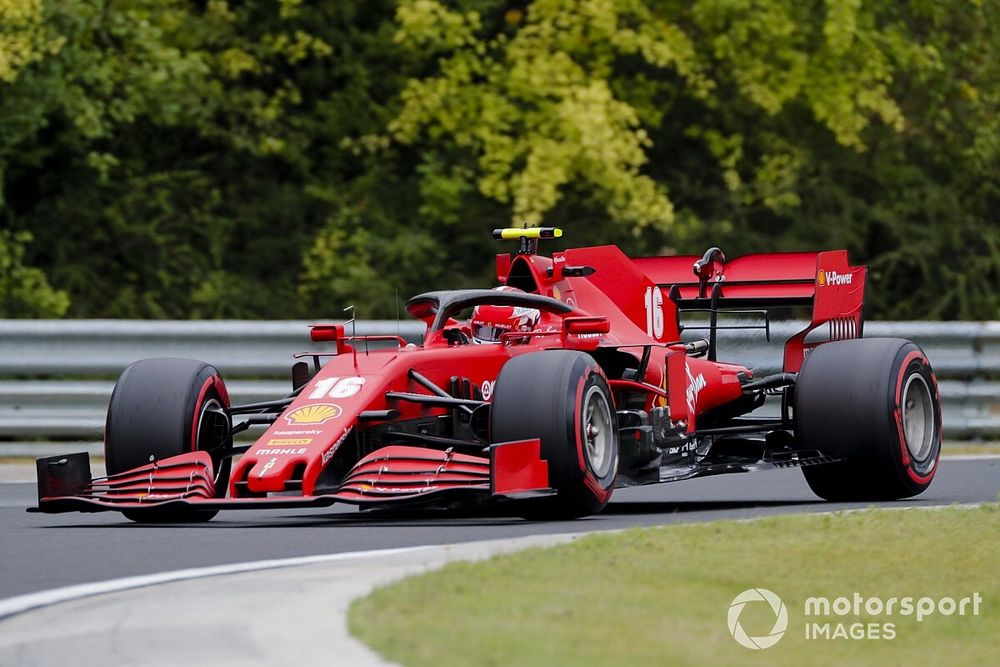 Leclerc: "Oggi non male. Domani ce la giochiamo con Racing Point"