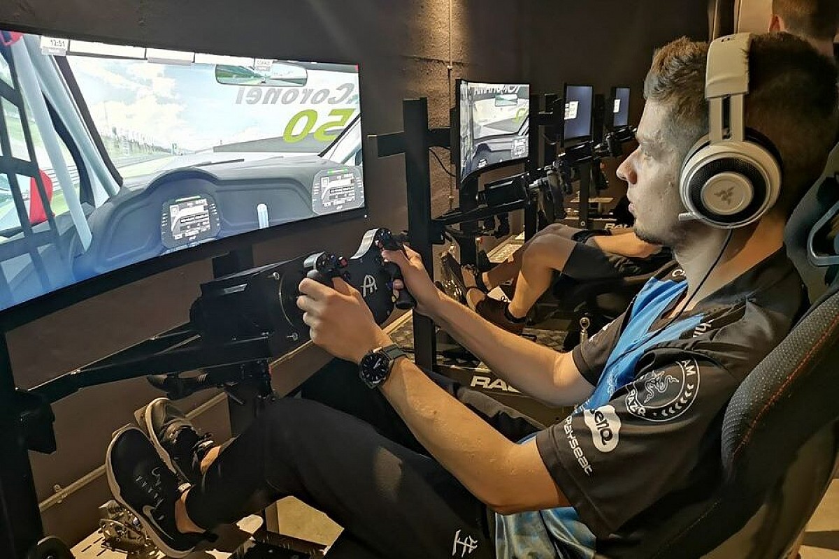 Trzech Polaków w Esports WTCR