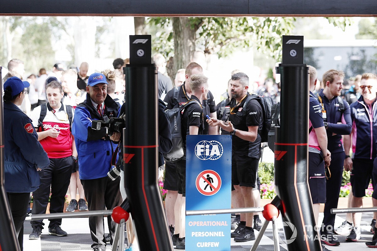 F1 planeja fazer testes de Covid no paddock a cada dois dias quando temporada começar