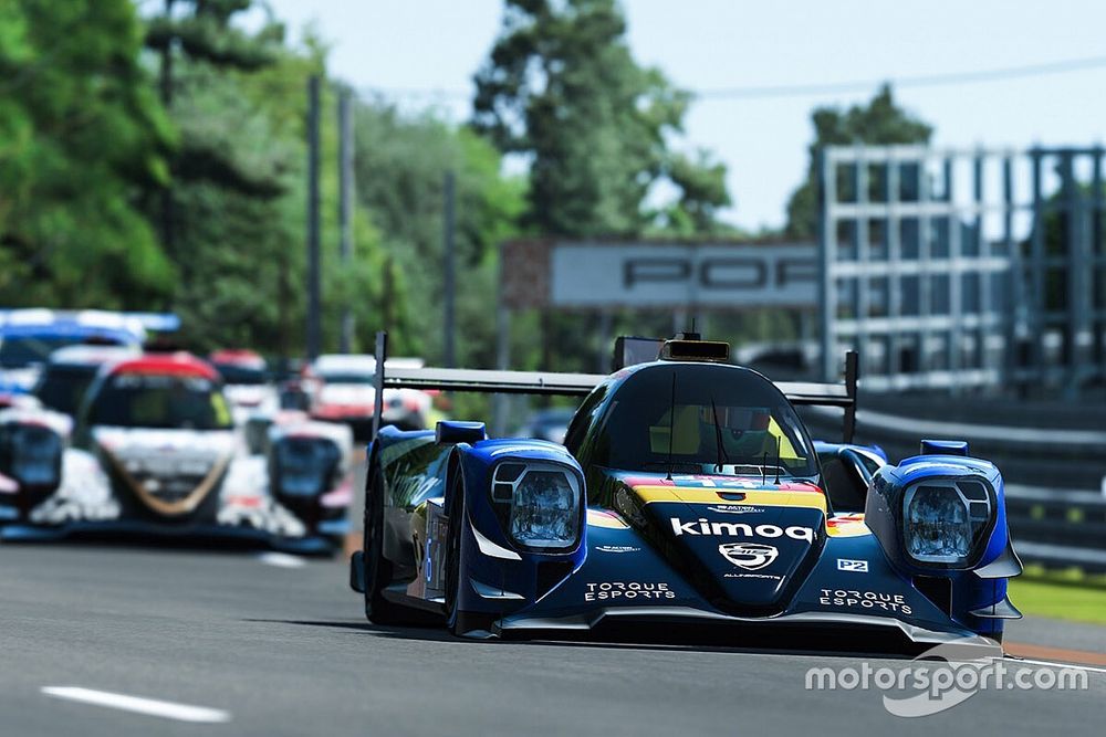 Virtual Le Mans: Fernando Alonso fermo senza benzina