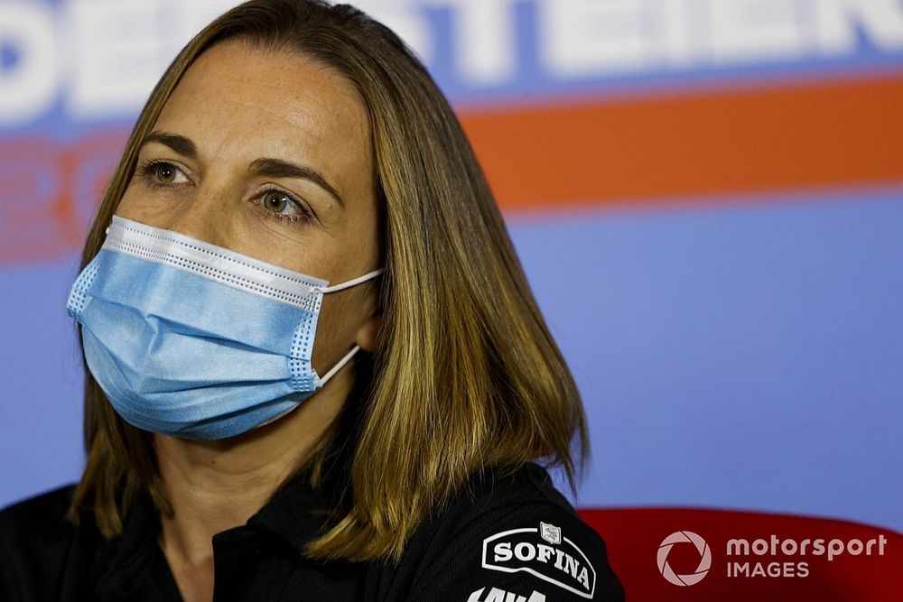 Claire Williams, Deputy Team Principal, Williams Racing in de persconferentie