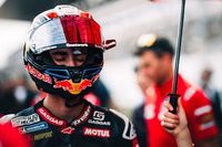 Acosta: "Los pilotos debemos ser m&aacute;s naturales, como los de antes, Schwantz, Stoner o Pedrosa"