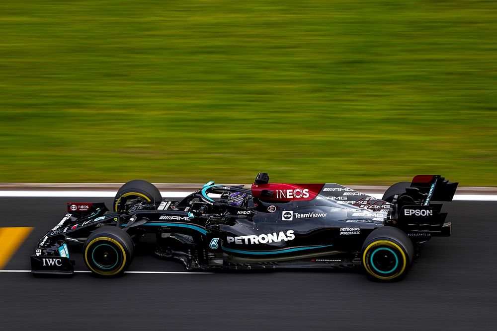 Hamilton: "Devo fare la pole per limitare i danni"