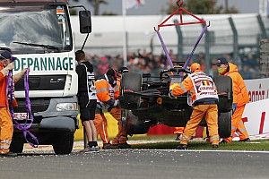 Verstappen, "muy feliz" en Spa pese a su accidente