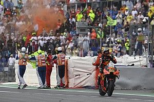 Fotogallery MotoGP: Binder emerge dal temporale in Austria