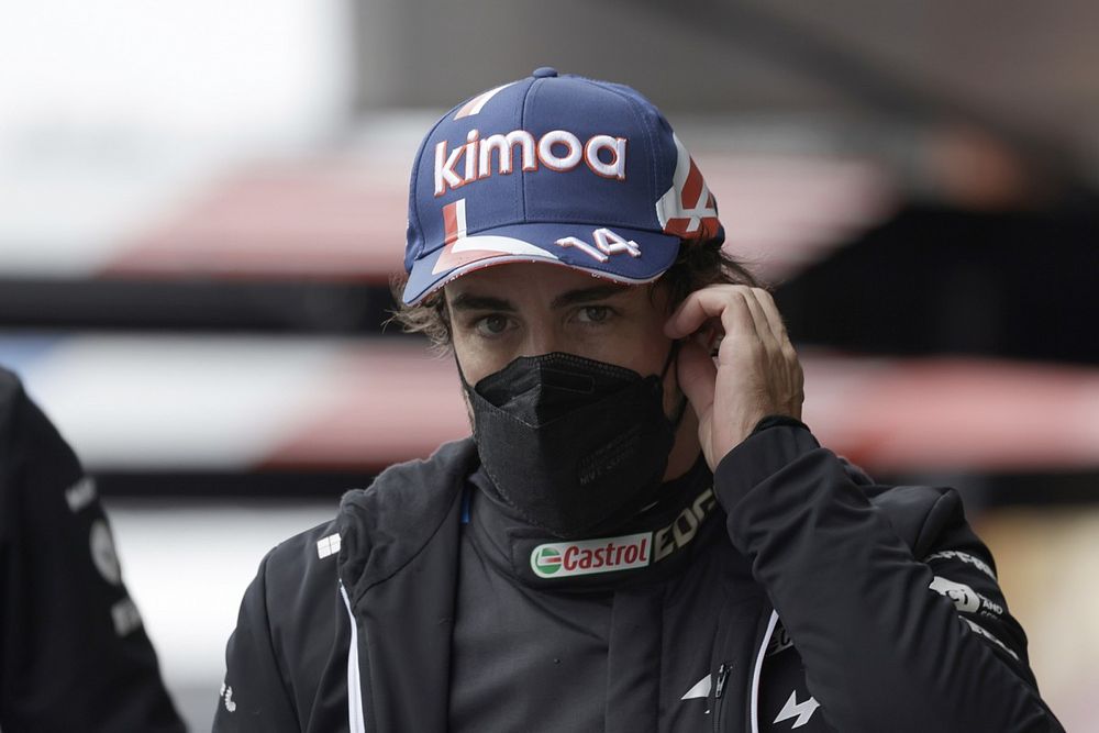 Fernando Alonso Jelaskan Alasan Harus Bertahan di F1 hingga 2023