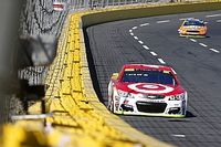 Larson logró el mejor tiempo en la primera de Charlotte