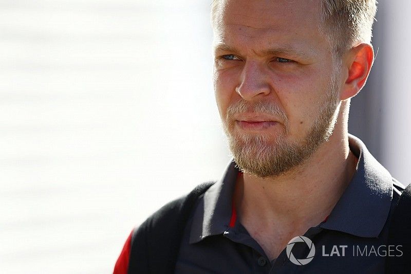 Magnussen zocht wedstrijdleiding op om actie van Verstappen