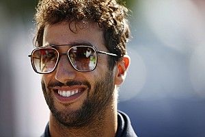 Ricciardo dice que McLaren será más rápido con cualquier otro motor