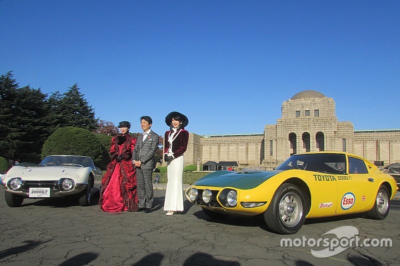 2016年クラシックカー・フェスティバル開催。秋晴れの神宮外苑が賑わう