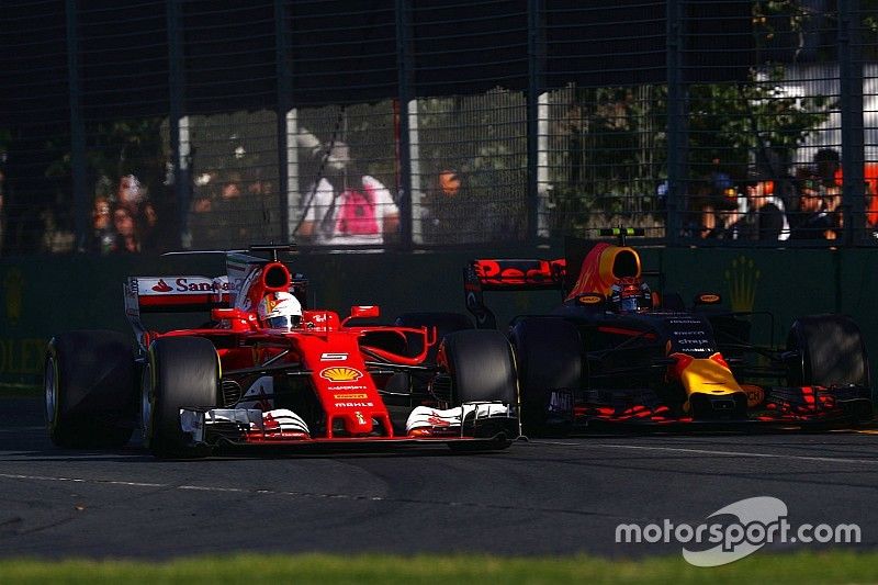 Verstappen verrast over Red Bulls snelheid ten opzichte van Ferrari