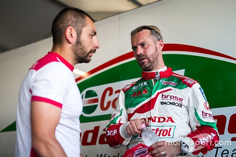 Монтейру пропустит этап WTCC в Китае